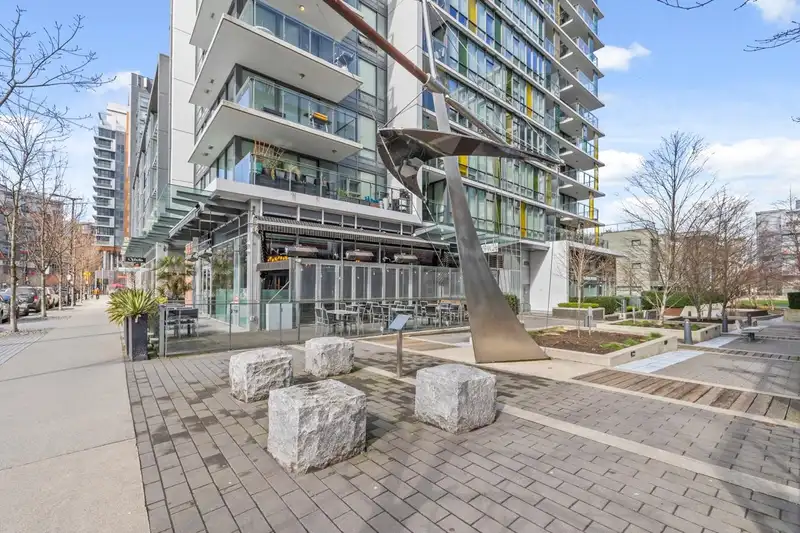 311 159 W 2ND AVENUE - photo 1 of 29
