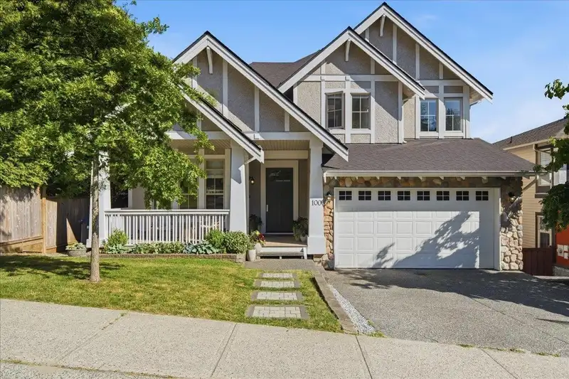 100 FERNWAY DRIVE - photo 1 of 40