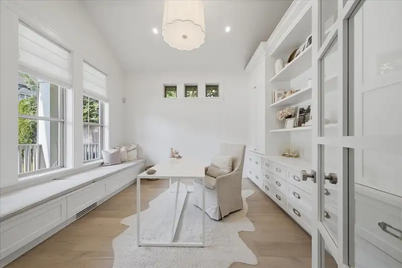 100 FERNWAY DRIVE - photo 4 of 40