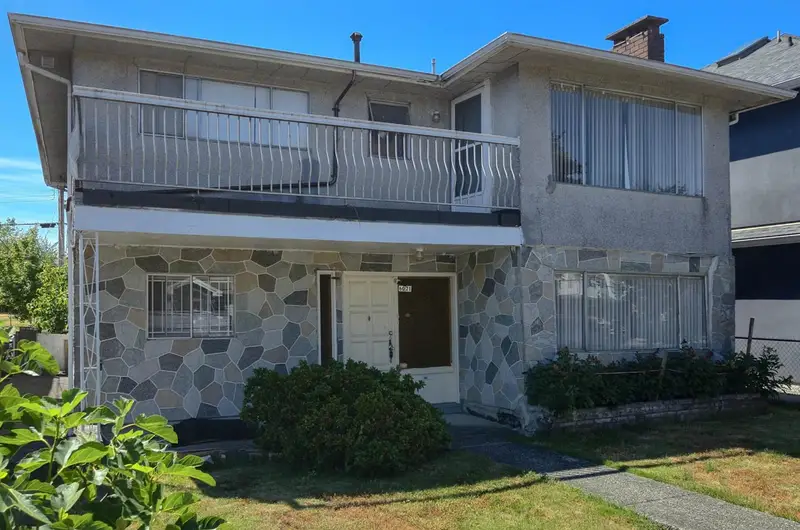 6021 COMMERCIAL STREET - photo 1 of 25