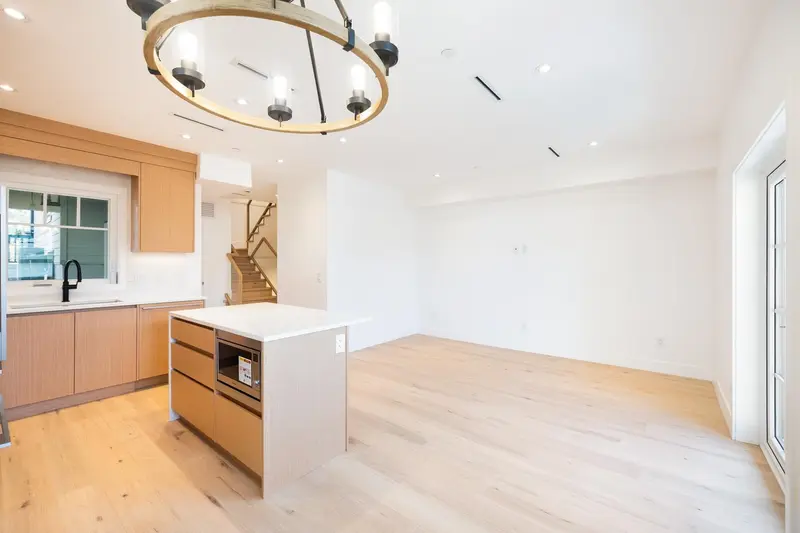 265 W 6TH STREET - photo 4 of 23