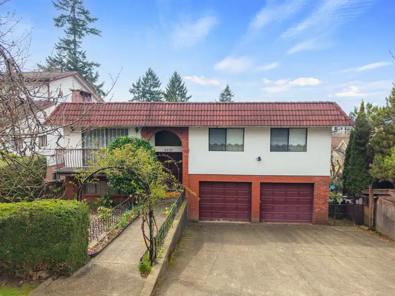 3237 DUMFRIES STREET - photo 2 of 6
