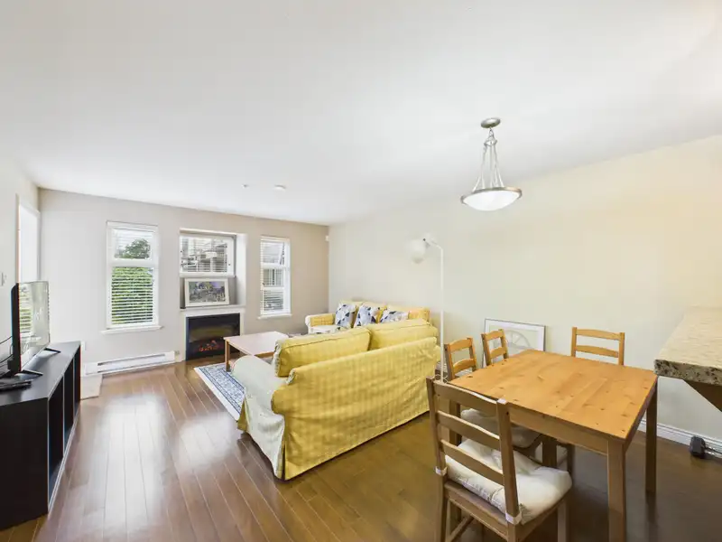 202 10289 133 STREET - photo 4 of 18