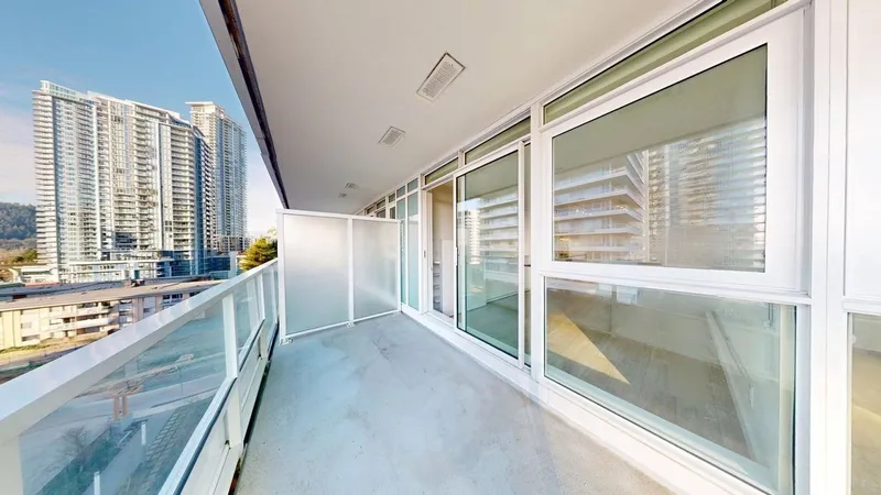 703 525 FOSTER AVENUE - photo 4 of 22