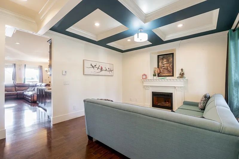 12920 60 AVENUE - photo 4 of 25