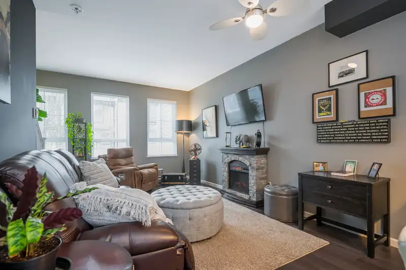 84 19505 68A AVENUE - photo 4 of 39