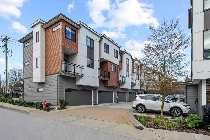 56 1639 162 STREET - photo 2 of 39