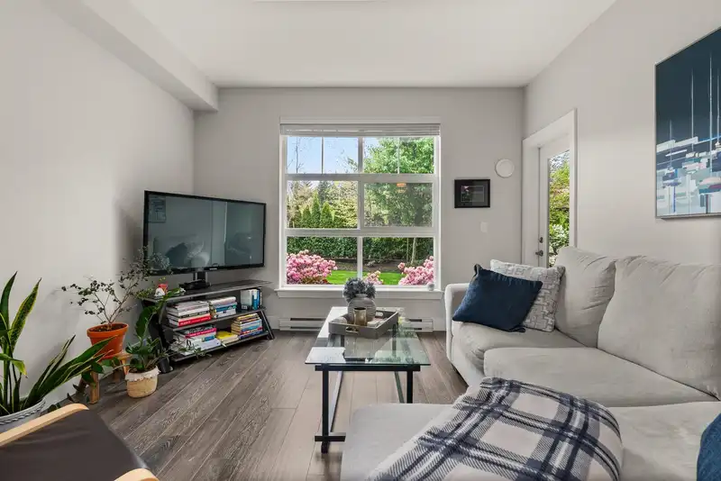 210 14550 WINTER CRESCENT - photo 4 of 35