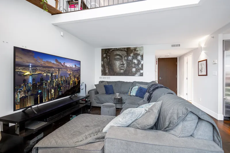 407 499 BROUGHTON STREET - photo 3 of 16