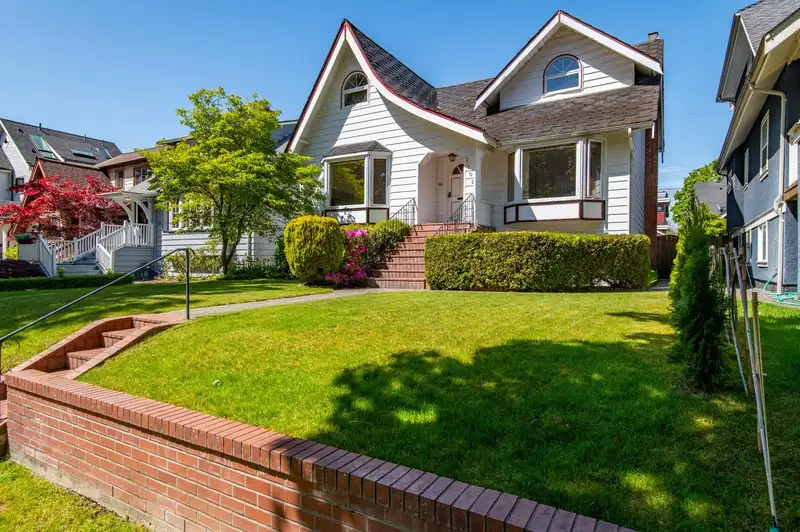 3705 W KING EDWARD AVENUE - photo 3 of 40