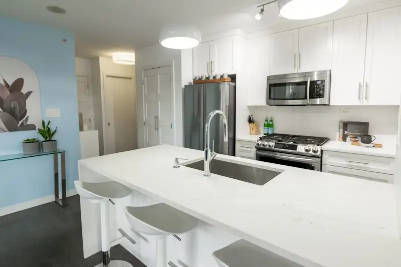 406 989 BEATTY STREET - photo 4 of 30