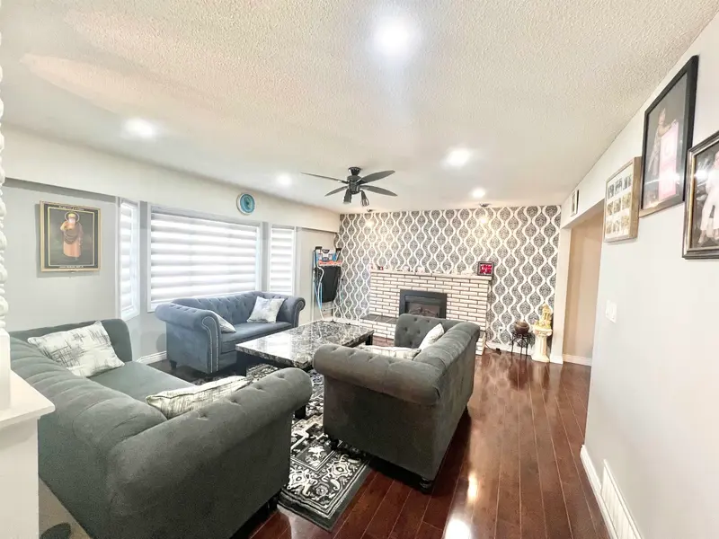 13180 99 AVENUE AVENUE - photo 2 of 25