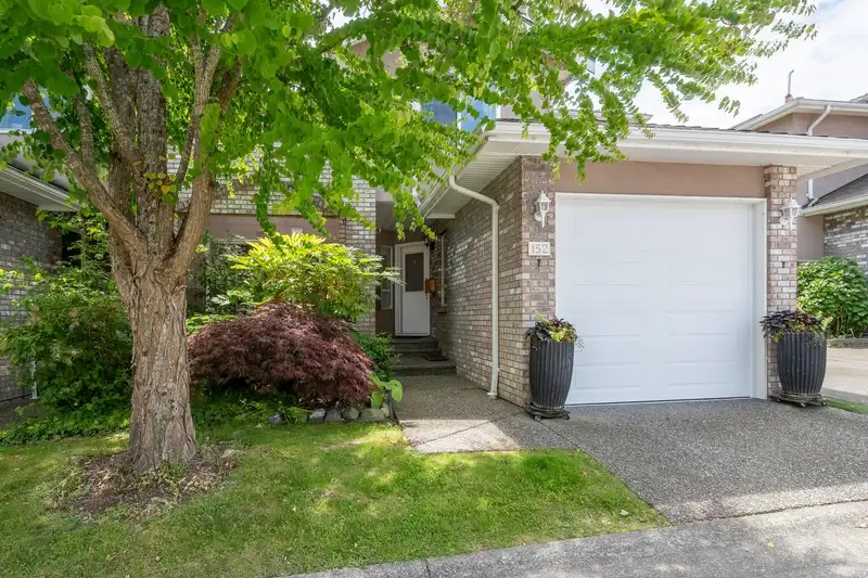 152 15550 26TH AVENUE - photo 3 of 29