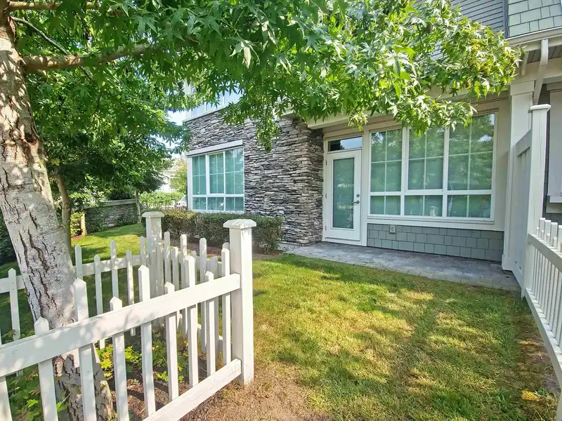 14 5510 ADMIRAL WAY - photo 4 of 27