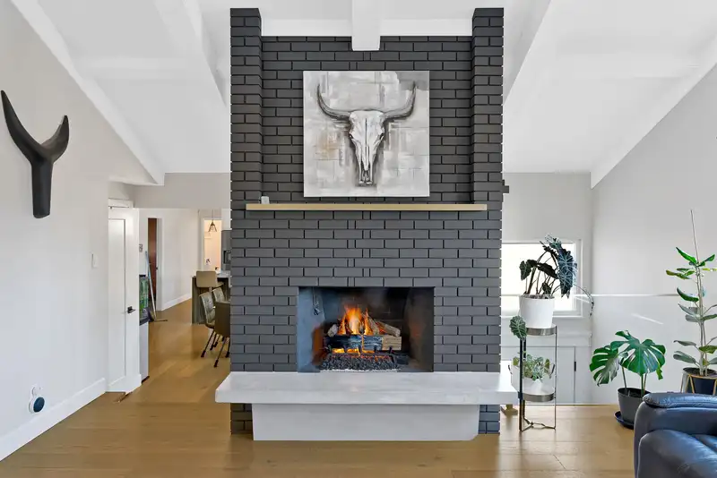 1325 53A STREET - photo 2 of 40
