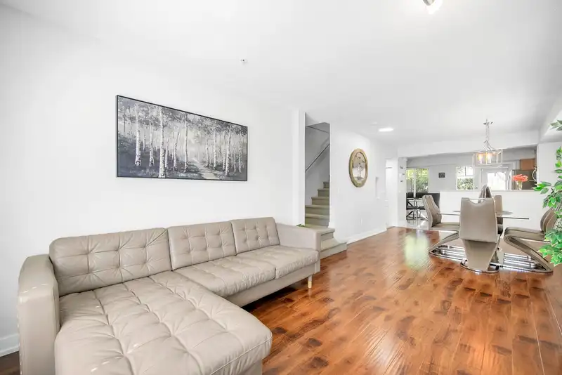 8 20560 66 AVENUE - photo 1 of 31