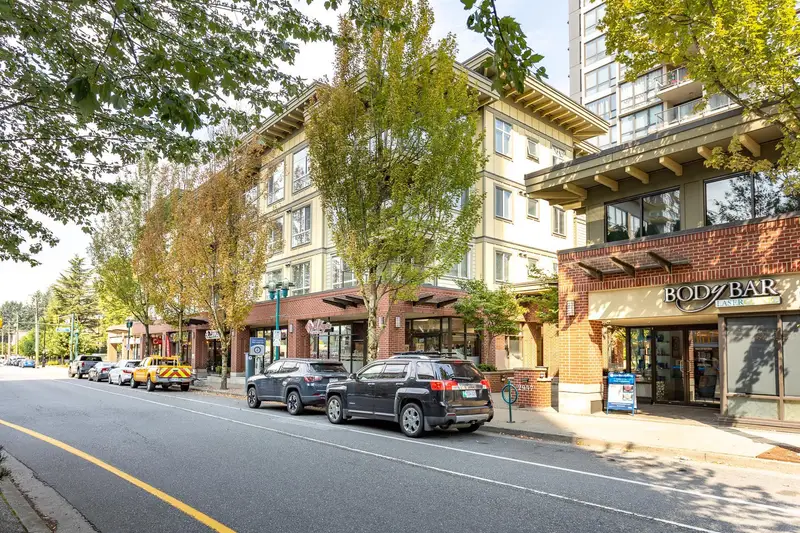 409 2957 GLEN DRIVE - photo 3 of 25