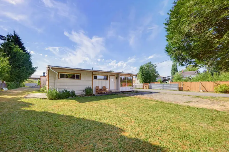 6976 GLOVER ROAD - photo 3 of 40