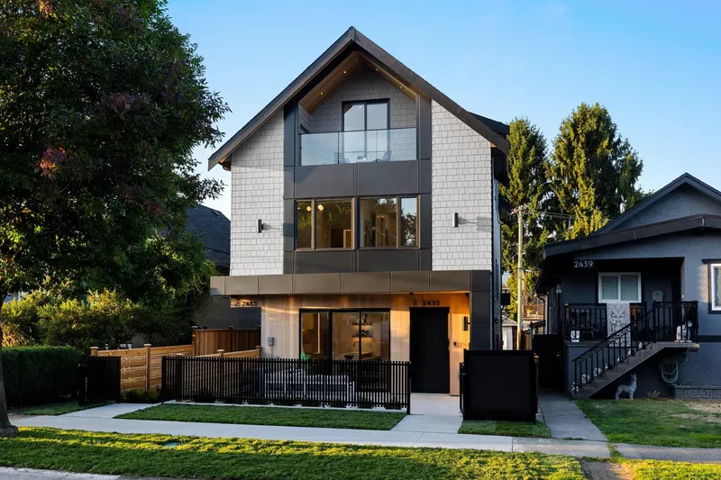 1 2435 NAPIER STREET - photo 2 of 16