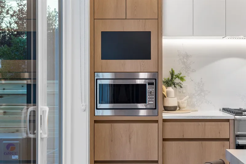 1 2435 NAPIER STREET - photo 4 of 16