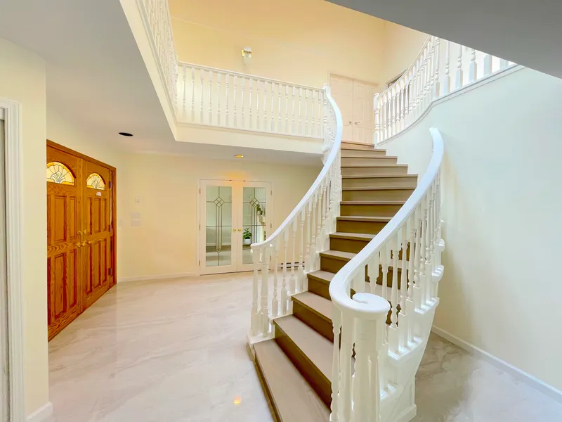 7371 SUNNYMEDE CRESCENT - photo 3 of 25