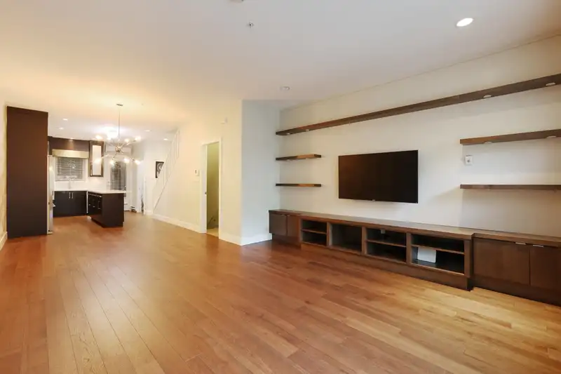 1459 TILNEY MEWS - photo 2 of 30