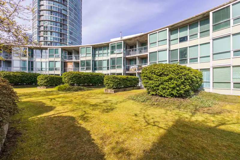 611 6028 WILLINGDON - photo 2 of 18