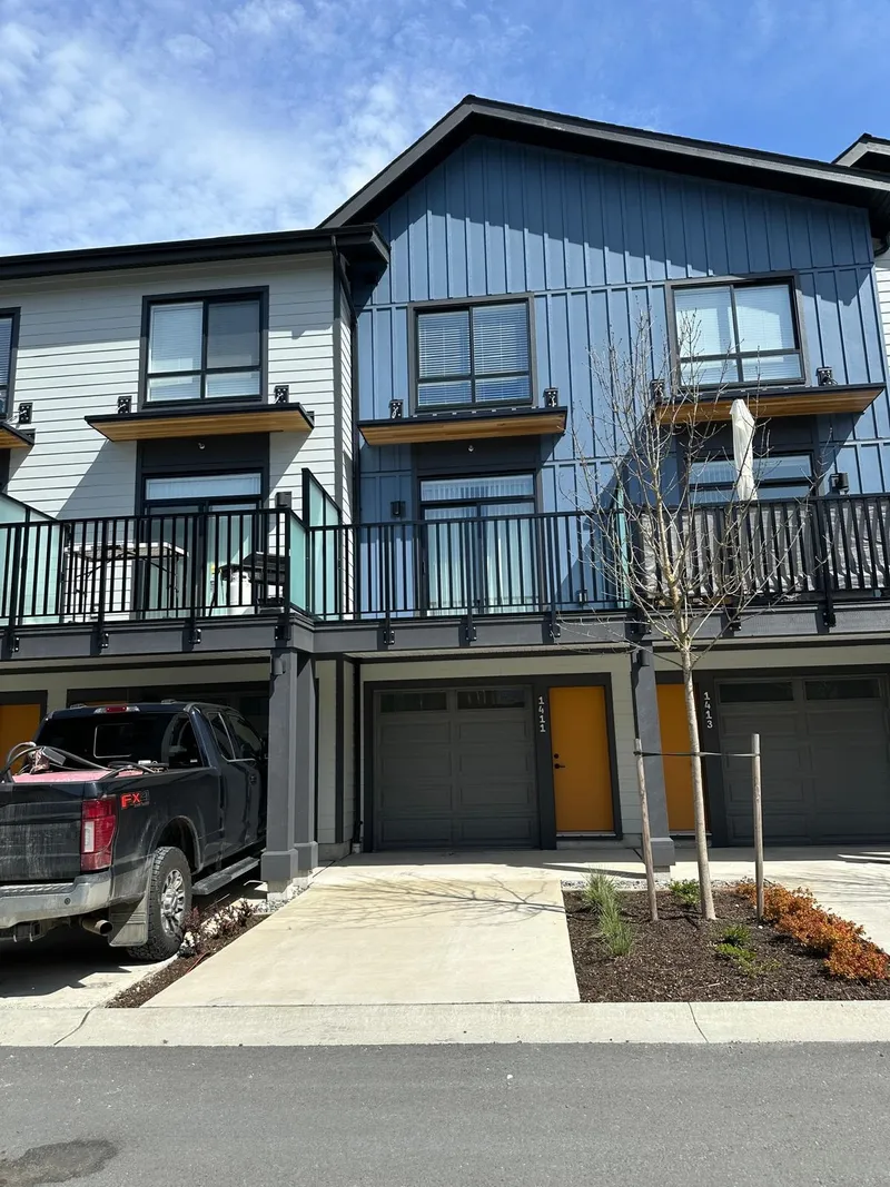 1411 SHOAL WAY - photo 2 of 25