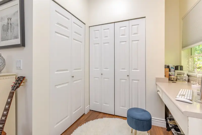 205 4747 54A STREET - photo 3 of 25