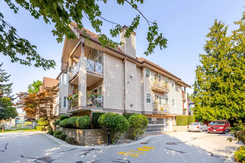 205 4747 54A STREET - photo 4 of 25