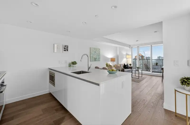 2701 1111 RICHARDS STREET - photo 3 of 24