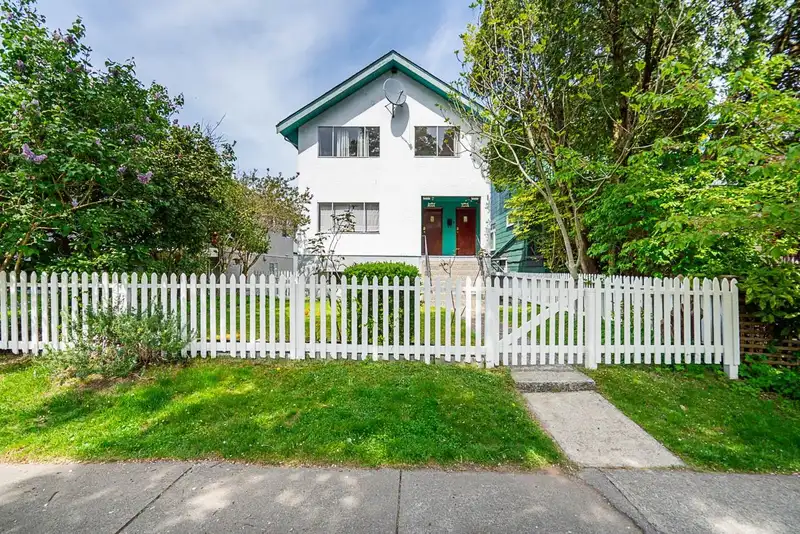 1049 E 11TH AVENUE - photo 1 of 40