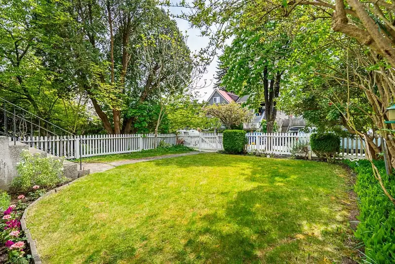 1049 E 11TH AVENUE - photo 3 of 40