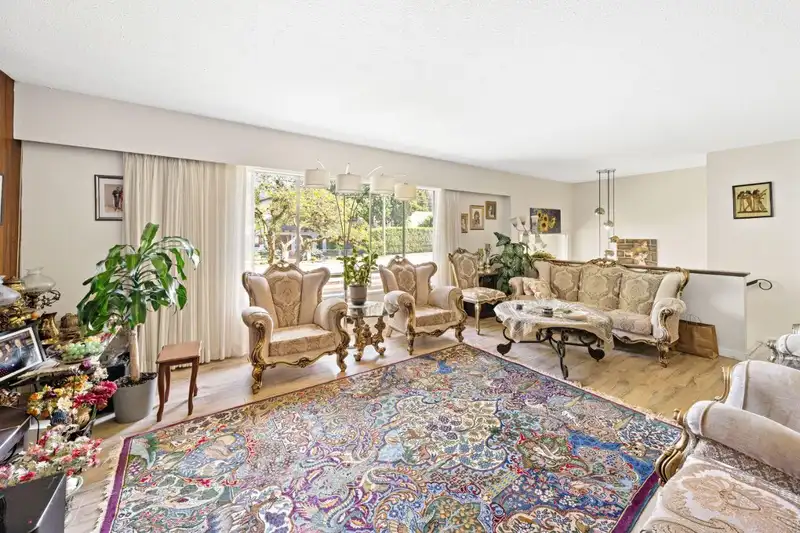 425 W 23RD STREET - photo 2 of 23
