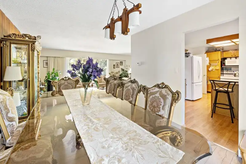 425 W 23RD STREET - photo 4 of 23