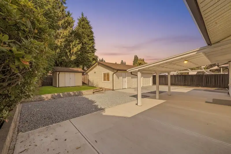 11055 ORIOLE DRIVE - photo 3 of 33