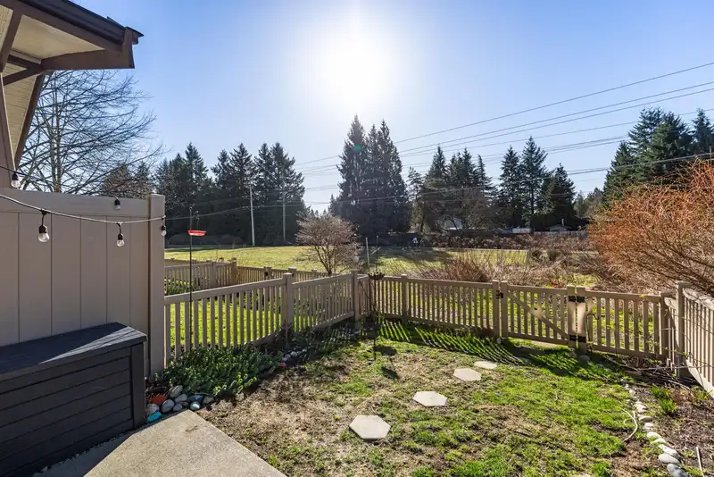 80 9525 204 STREET - photo 3 of 40
