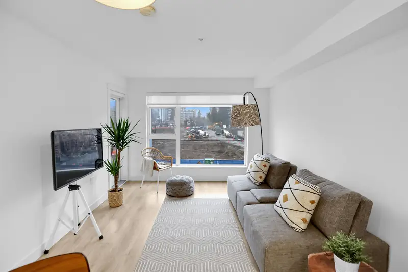 309 1519 CROWN STREET - photo 2 of 21