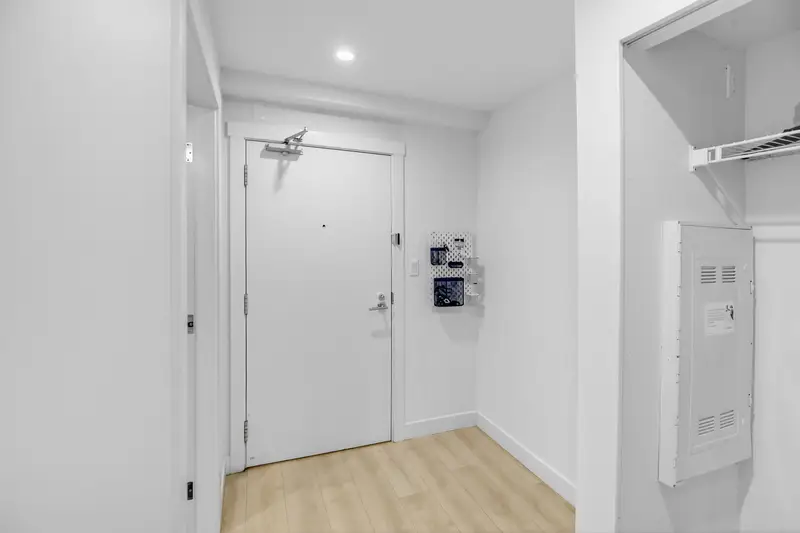 309 1519 CROWN STREET - photo 3 of 21