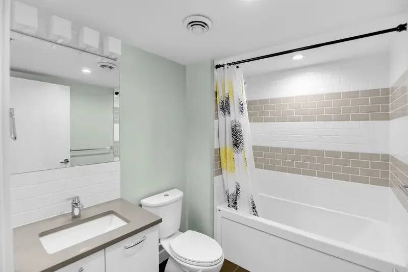 309 1519 CROWN STREET - photo 4 of 21