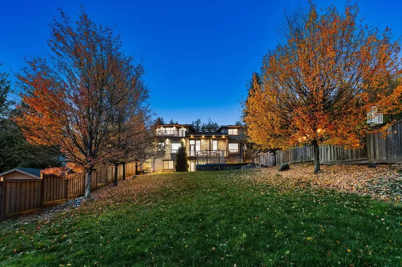 8656 GILLEY AVENUE - photo 3 of 25