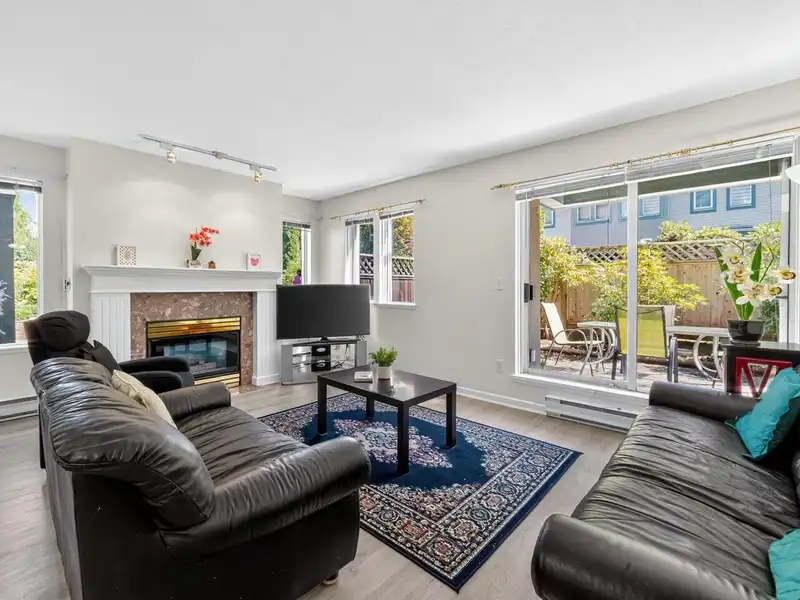 64 202 LAVAL STREET - photo 4 of 23