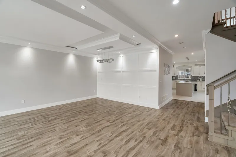 27687 RAILCAR CRESCENT - photo 4 of 25