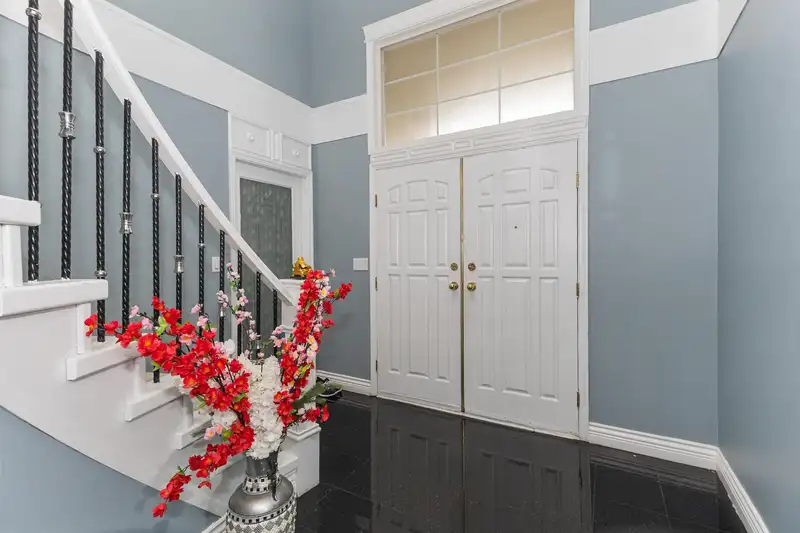 6919 128 STREET - photo 4 of 37