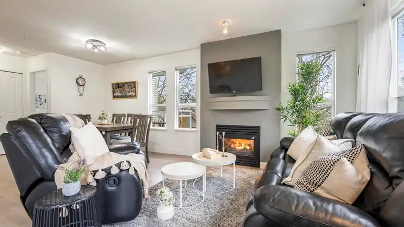 312 10188 155 STREET - photo 1 of 33