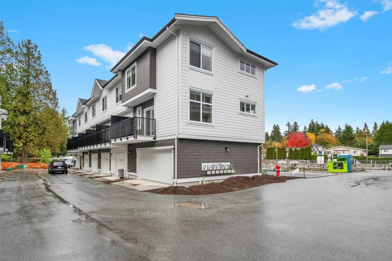 13 12770 105 AVENUE - photo 4 of 25