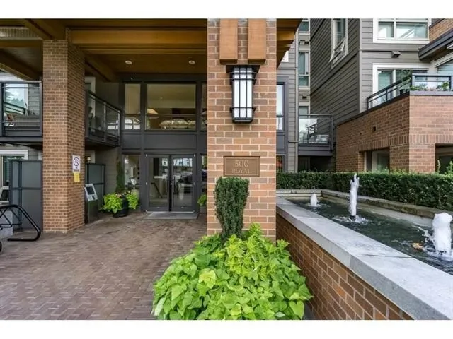 510 500 ROYAL AVENUE - photo 3 of 17