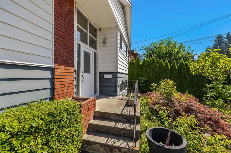 525 APPIAN WAY - photo 3 of 25