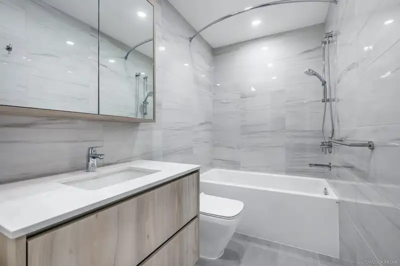 105 477 W 59TH AVENUE - photo 4 of 9