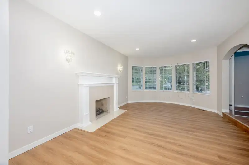 418 BALFOUR DRIVE - photo 4 of 40